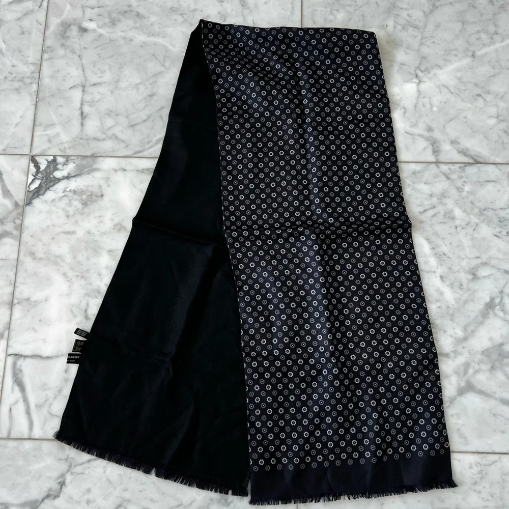 Saks Fifth Avenue 100% Wool Floral Patterned Black Scarf